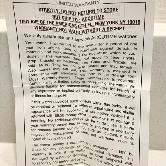 TM & DC Comics Shield Warner Bros. Entertainment INC Batman Watch ~New~ - Picture 13 of 14